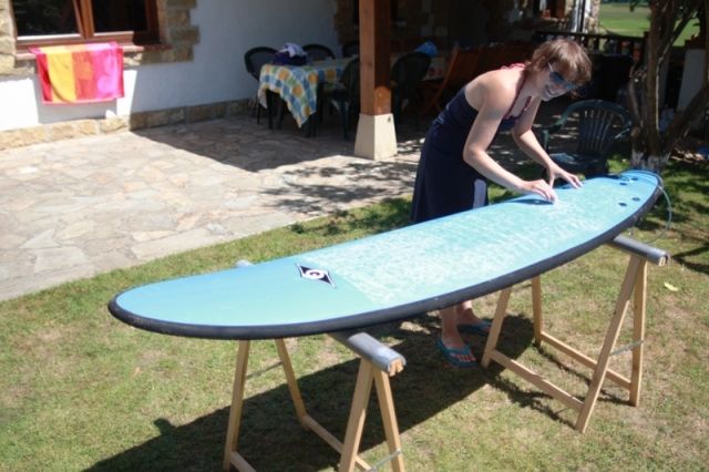 encera tu tabla elementsurf surfcamp cantabria 
