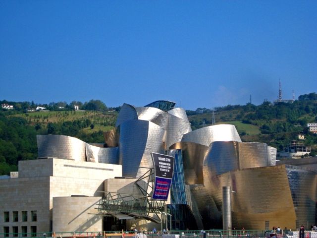 Guggenheim Bilbao  elementsurf surfcamp nordspanien